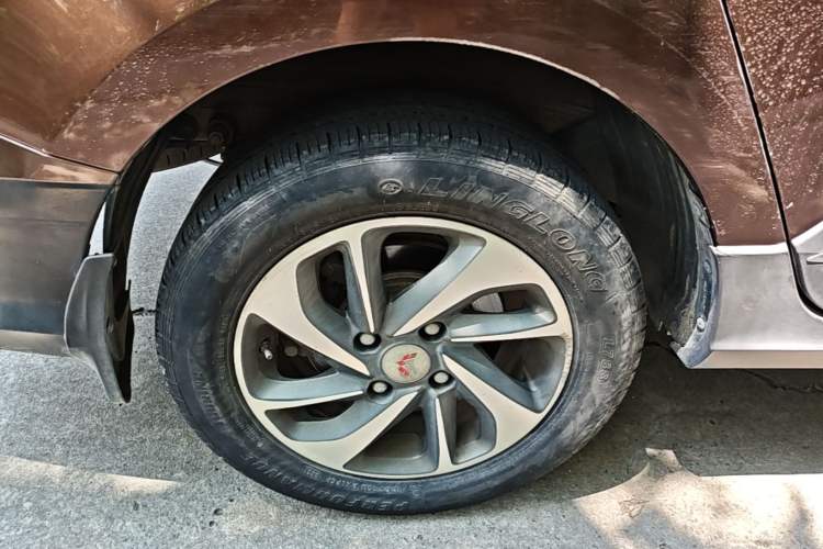 Used Wuling Hongguang 2016 1.5L S1 Deluxe Model China V-standard Right Rear Wheel Hub