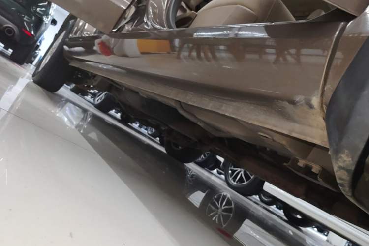 Used Wuling Hongguang 2016 1.5L Restyled S Comfort Version Right Side Sill