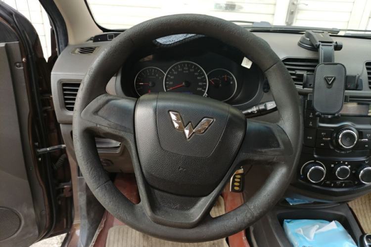 Used Wuling Hongguang 2016 1.5L S Comfort Version Steering Wheel