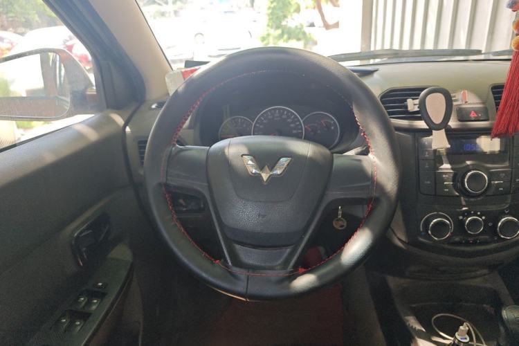 Used Wuling Hongguang 2016 1.5L Restyled S Comfort Version Steering Wheel