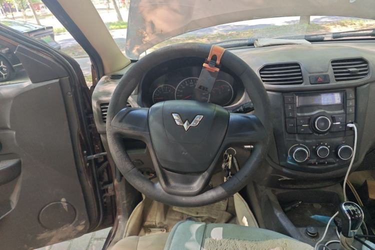 Used Wuling Hongguang 2016 1.5L Restyled S Comfort Version Steering Wheel