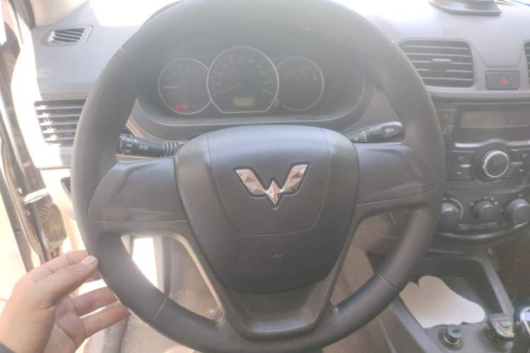 Used Wuling Hongguang 2016 1.5L Restyled S Comfort Version Steering Wheel