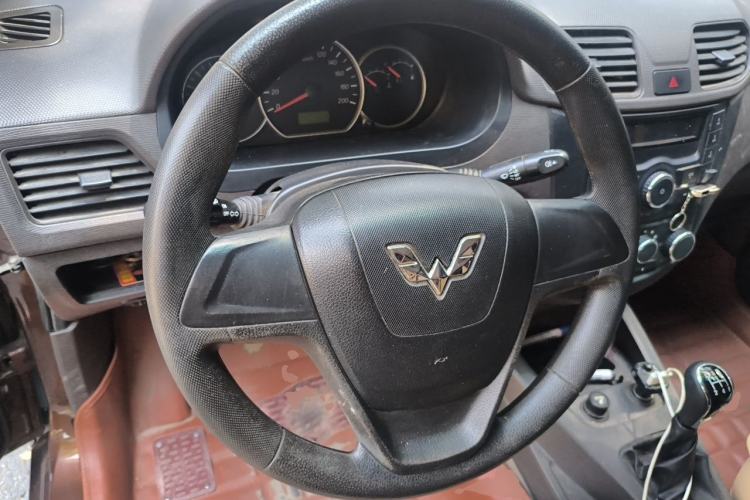 Used Wuling Hongguang 2016 1.5L S Comfort Version Steering Wheel