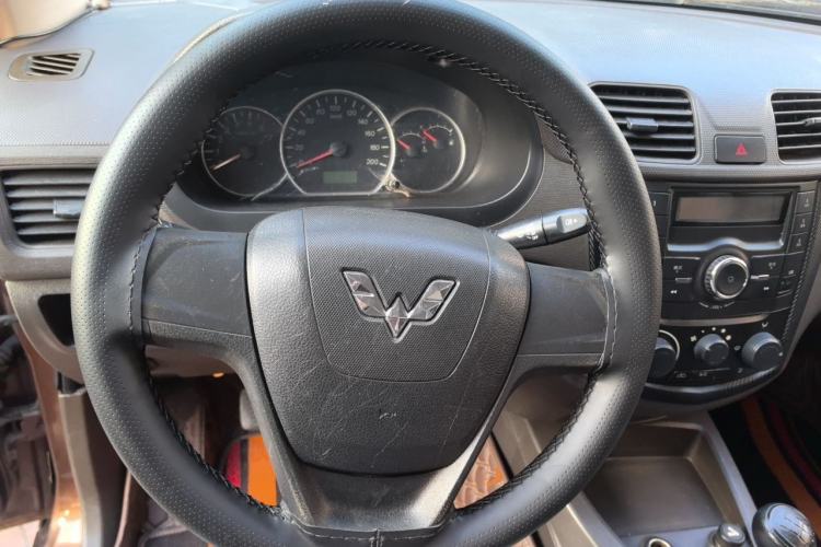Used Wuling Hongguang 2016 1.5L Restyled S Comfort Version Steering Wheel