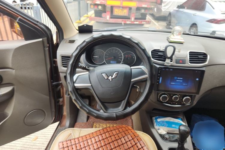 Used Wuling Hongguang 2016 1.5L Restyled S Comfort Version Steering Wheel