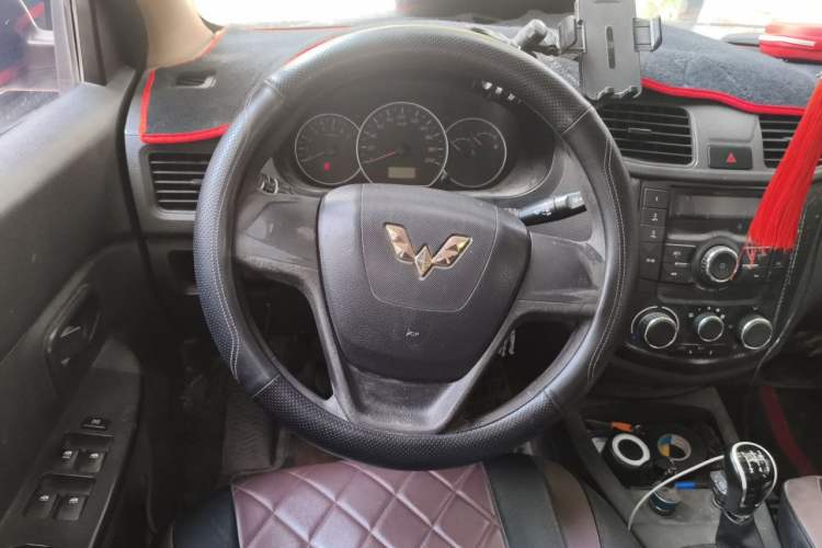 Used Wuling Hongguang 2016 1.5L S Comfort Version Steering Wheel
