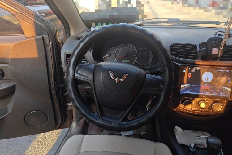 Used Wuling Hongguang 2016 1.5L S Comfort Version Steering Wheel