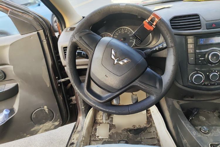 Used Wuling Hongguang 2016 1.5L S Comfort Version Steering Wheel