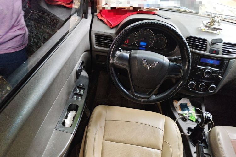 Used Wuling Hongguang 2016 1.5L S Comfort Version Steering Wheel