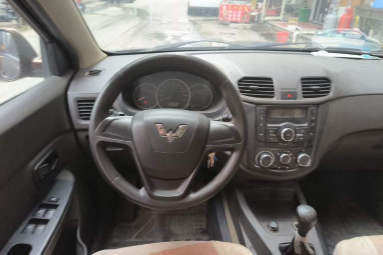 Used Wuling Hongguang 2016 1.5L Restyled S Comfort Version Steering Wheel