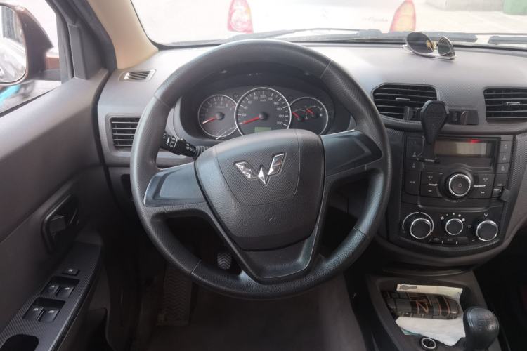 Used Wuling Hongguang 2016 1.5L S Comfort Version Steering Wheel