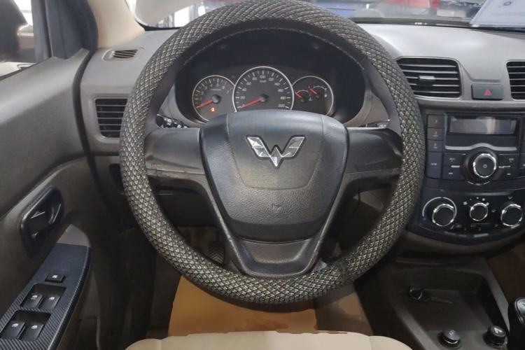 Used Wuling Hongguang 2016 1.5L Restyled S Comfort Version Steering Wheel