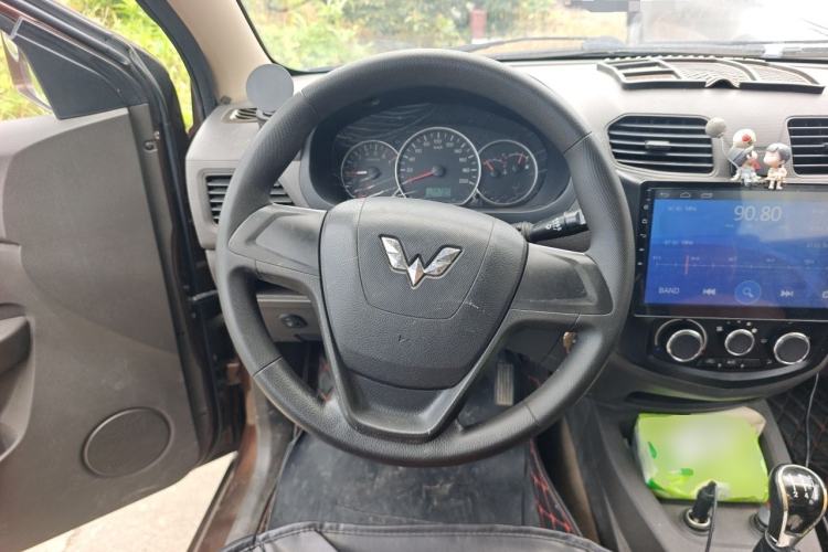Used Wuling Hongguang 2016 1.5L S Comfort Version Steering Wheel