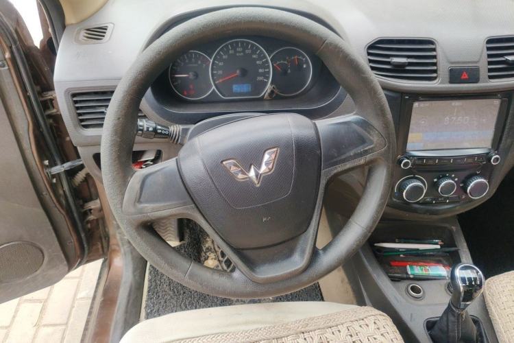 Used Wuling Hongguang 2016 1.5L Restyled S Comfort Version Steering Wheel