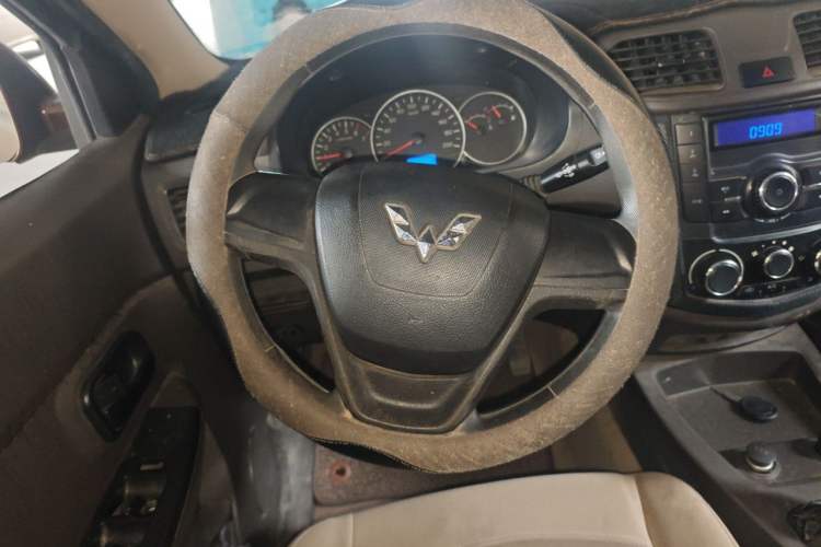 Used Wuling Hongguang 2016 1.5L Restyled S Comfort Version Steering Wheel
