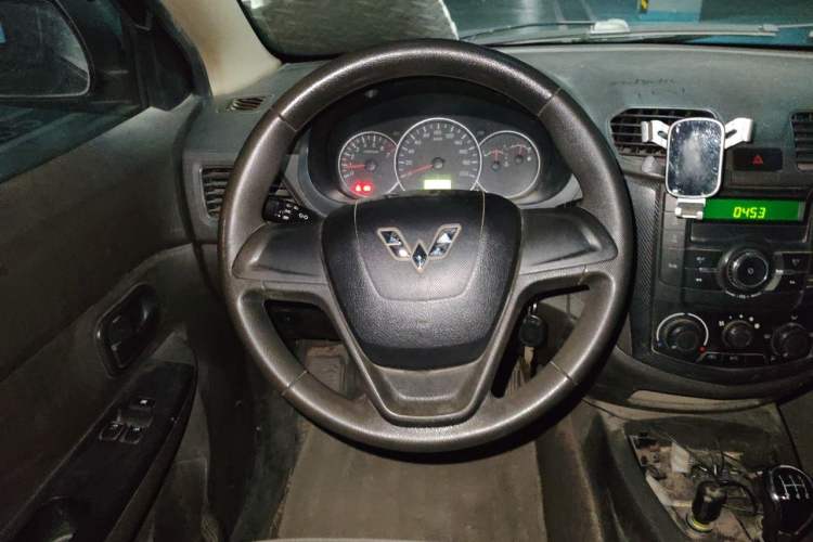 Used Wuling Hongguang 2016 1.5L S Comfort Version Steering Wheel