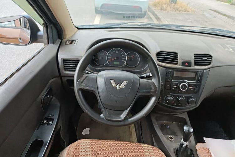 Used Wuling Hongguang 2016 1.5L Restyled S Comfort Version Steering Wheel