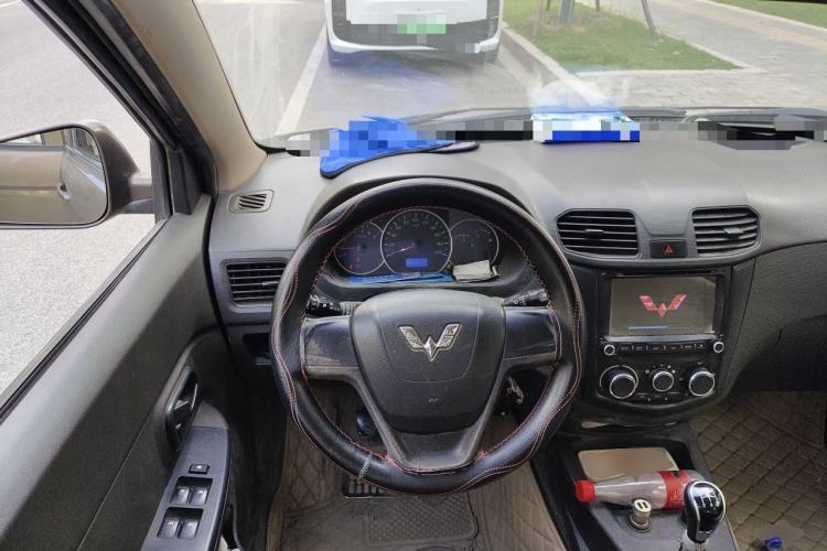 Used Wuling Hongguang 2016 1.5L S Comfort Version Steering Wheel