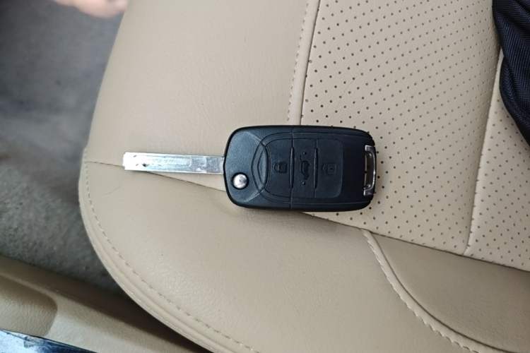 Used Wuling Hongguang 2016 1.5L S1 Deluxe Model China V-standard Vehicle Key