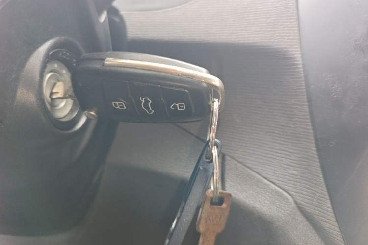 Used Wuling Hongguang 2016 1.5L S Comfort Version Vehicle Key