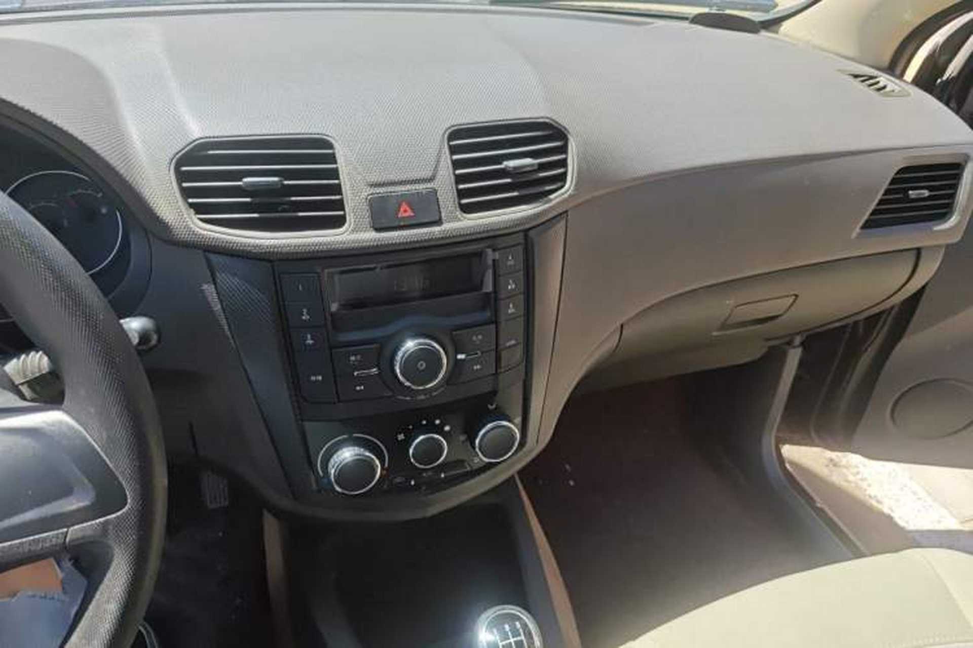 Used Wuling Hongguang 2016 1.5L S Comfort Version Audio And AC Panel