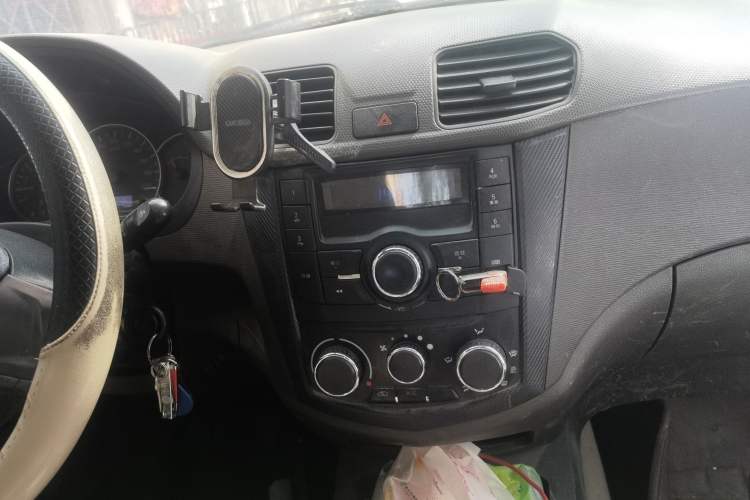 Used Wuling Hongguang 2016 1.5L Restyled S Comfort Version Audio And AC Panel