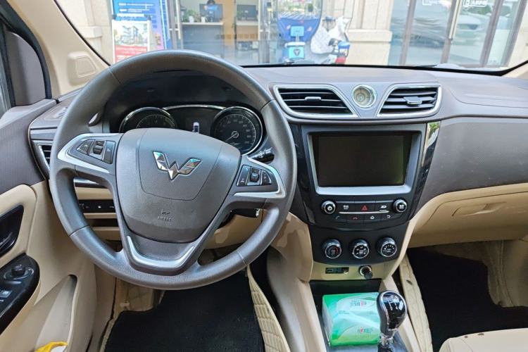 Used Wuling Hongguang 2016 1.5L S1 Deluxe Model China V-standard Center Console