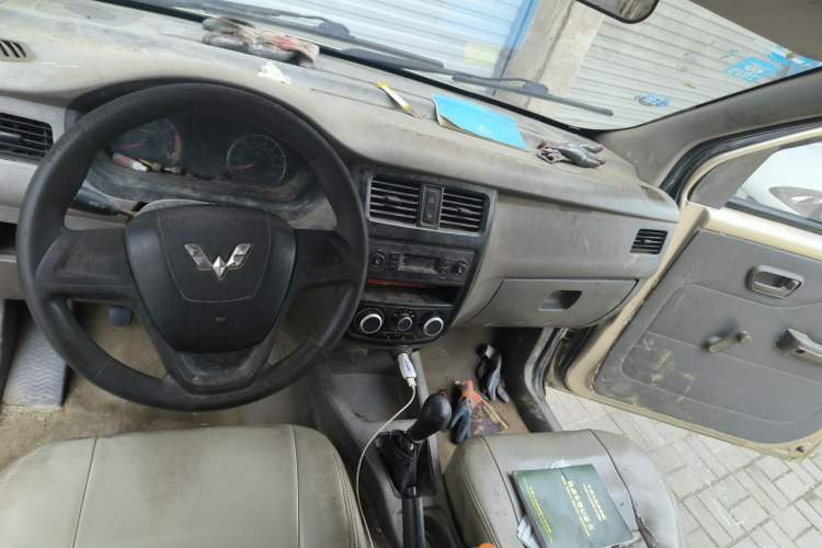 Used Wuling Hongguang 2016 1.5L Restyled S Comfort Version Center Console