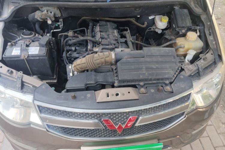 Used Wuling Hongguang 2016 1.5L S Comfort Version Engine Bay