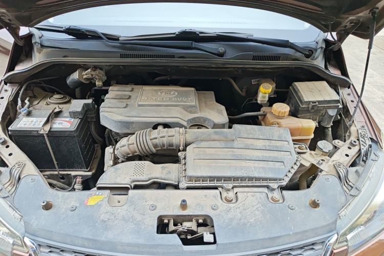 Used Wuling Hongguang 2016 1.5L S1 Deluxe Model China V-standard Engine Bay