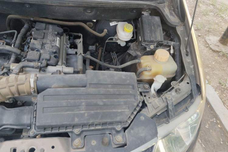 Used Wuling Hongguang 2016 1.5L S Comfort Version Engine Bay Left