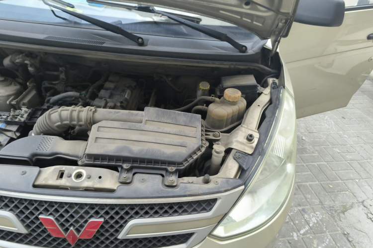 Used Wuling Hongguang 2016 1.5L Restyled S Comfort Version Engine Bay Left