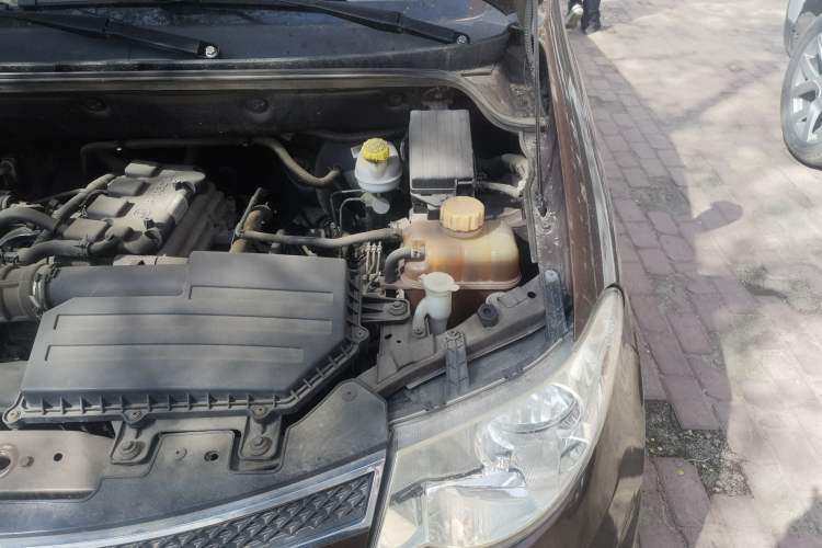 Used Wuling Hongguang 2016 1.5L Restyled S Comfort Version Engine Bay Left