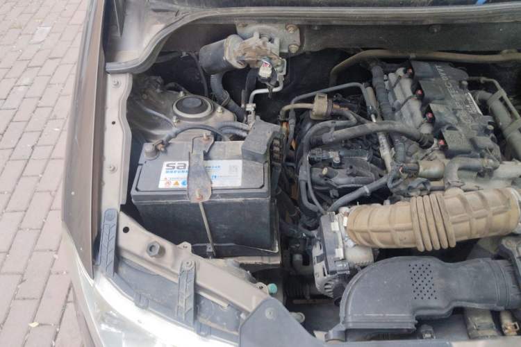 Used Wuling Hongguang 2016 1.5L S Comfort Version Engine Bay Right