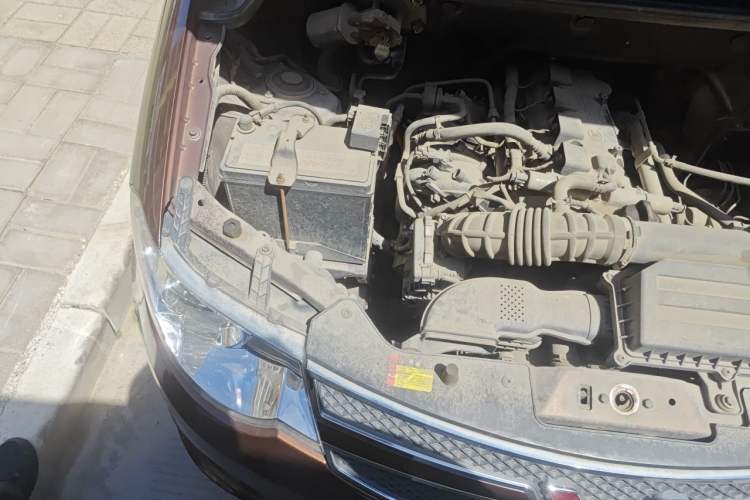 Used Wuling Hongguang 2016 1.5L S Comfort Version Engine Bay Right