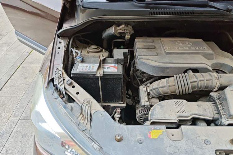 Used Wuling Hongguang 2016 1.5L S1 Deluxe Model China V-standard Engine Bay Right