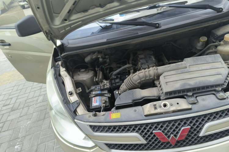 Used Wuling Hongguang 2016 1.5L Restyled S Comfort Version Engine Bay Right