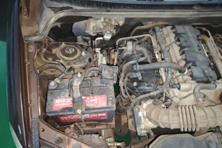 Used Wuling Hongguang 2016 1.5L S Comfort Version Engine Bay Right