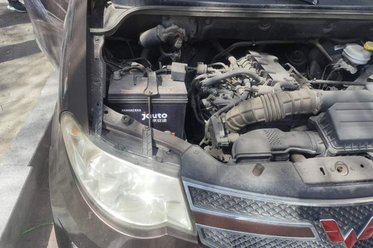 Used Wuling Hongguang 2016 1.5L Restyled S Comfort Version Engine Bay Right