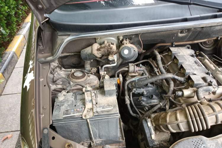 Used Wuling Hongguang 2016 1.5L S Comfort Version Engine Bay Right