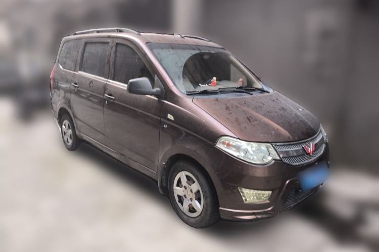 Used Wuling Hongguang 2016 1.5L Restyled S Comfort Version Front Right 45 Deg