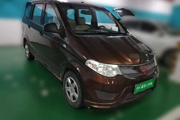 Used Wuling Hongguang 2016 1.5L S Comfort Version Front Right 45 Deg