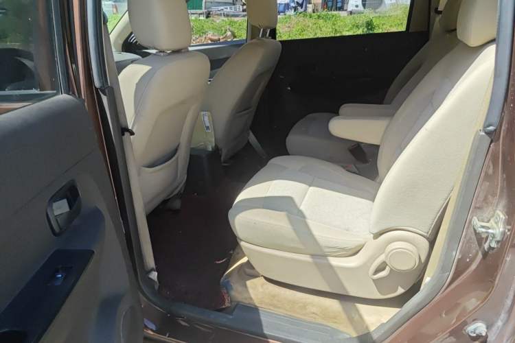 Used Wuling Hongguang 2016 1.5L S Comfort Version Left Rear Seat