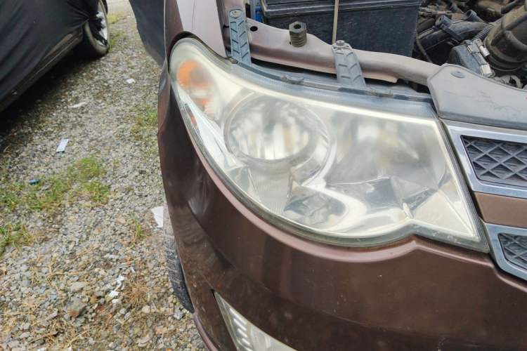 Used Wuling Hongguang 2016 1.5L Restyled S Comfort Version Right Front Headlight