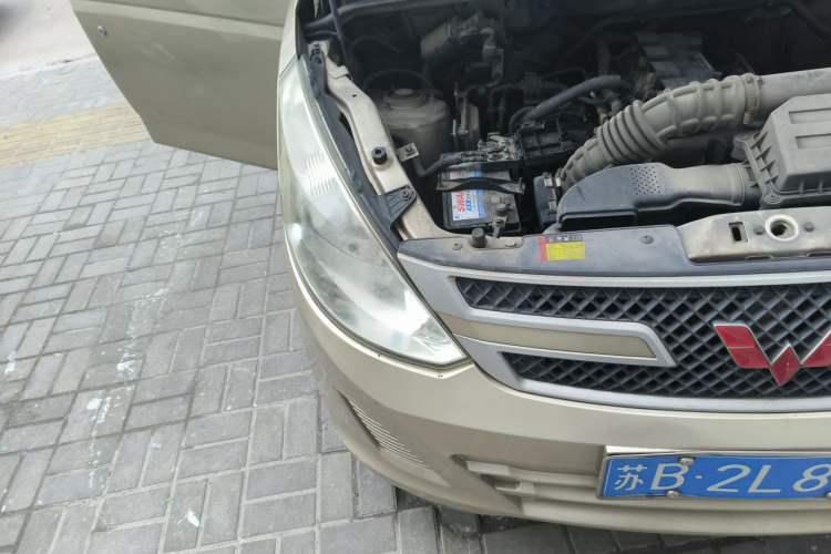 Used Wuling Hongguang 2016 1.5L Restyled S Comfort Version Right Front Headlight