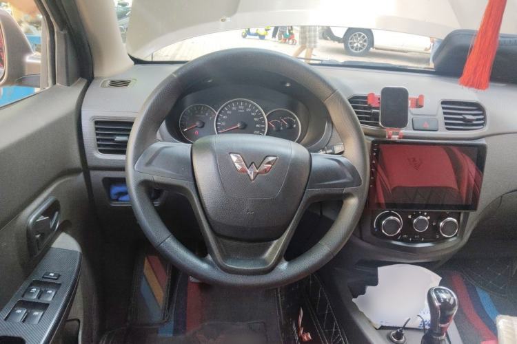 Used Wuling Hongguang 2016 1.5L S Comfort Version Steering Wheel