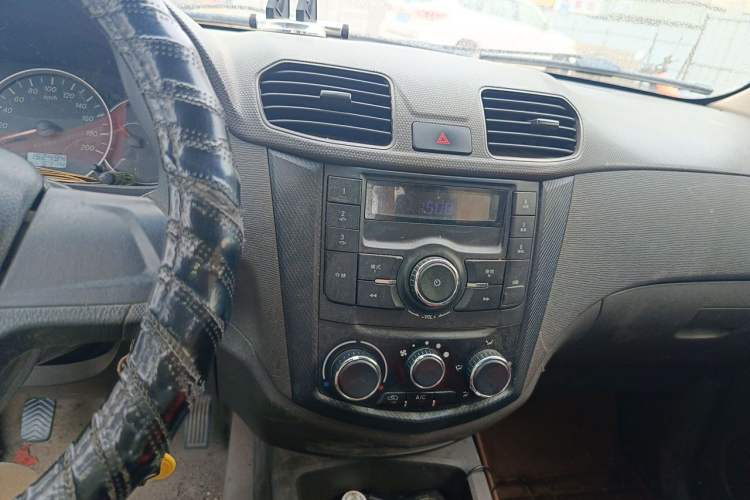 Used Wuling Hongguang 2016 1.5L S Comfort Version Audio And AC Panel