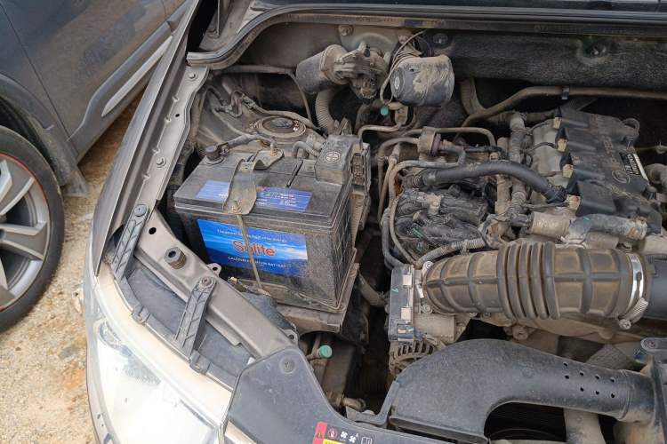 Used Wuling Hongguang 2016 1.5L S Comfort Version Engine Bay Right