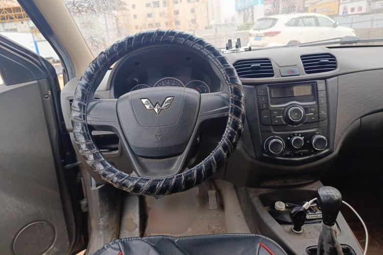 Used Wuling Hongguang 2016 1.5L S Comfort Version Steering Wheel