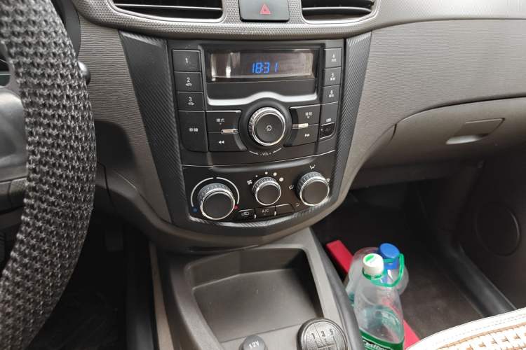 Used Wuling Hongguang 2016 1.5L S Comfort Version Audio And AC Panel